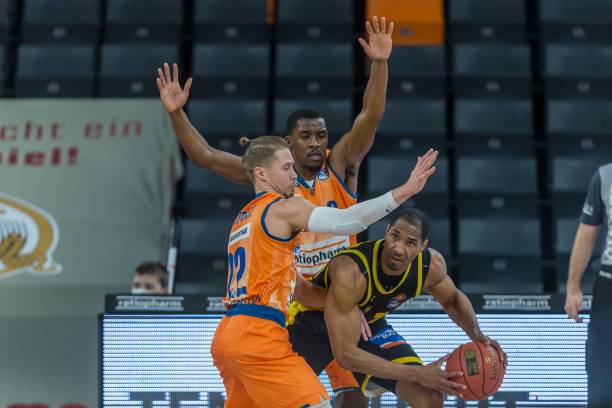 火箭打出多 火箭打出多