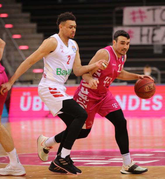 士气高涨的 士气高涨的